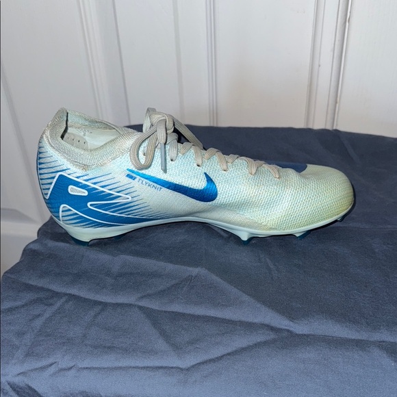Nike Blue and White Soccer Cleats - Picture 7 of 8